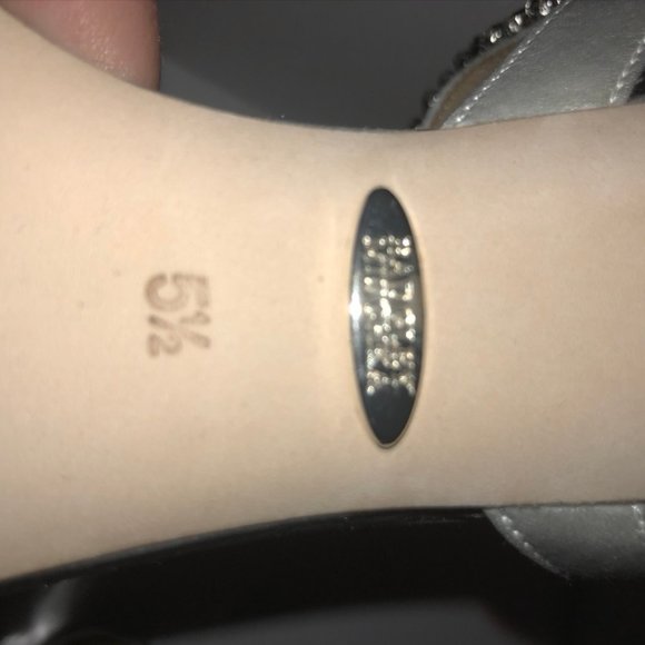 Badgley Mischka Satin White Bridal Shoes Sz. 5.5 - Picture 7 of 8